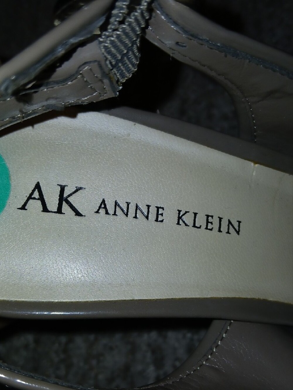 Anne Klein Womens Taupe Patent Leather Slingback Peep Toe Heels White Bow Sz: 8 - Picture 2 of 12